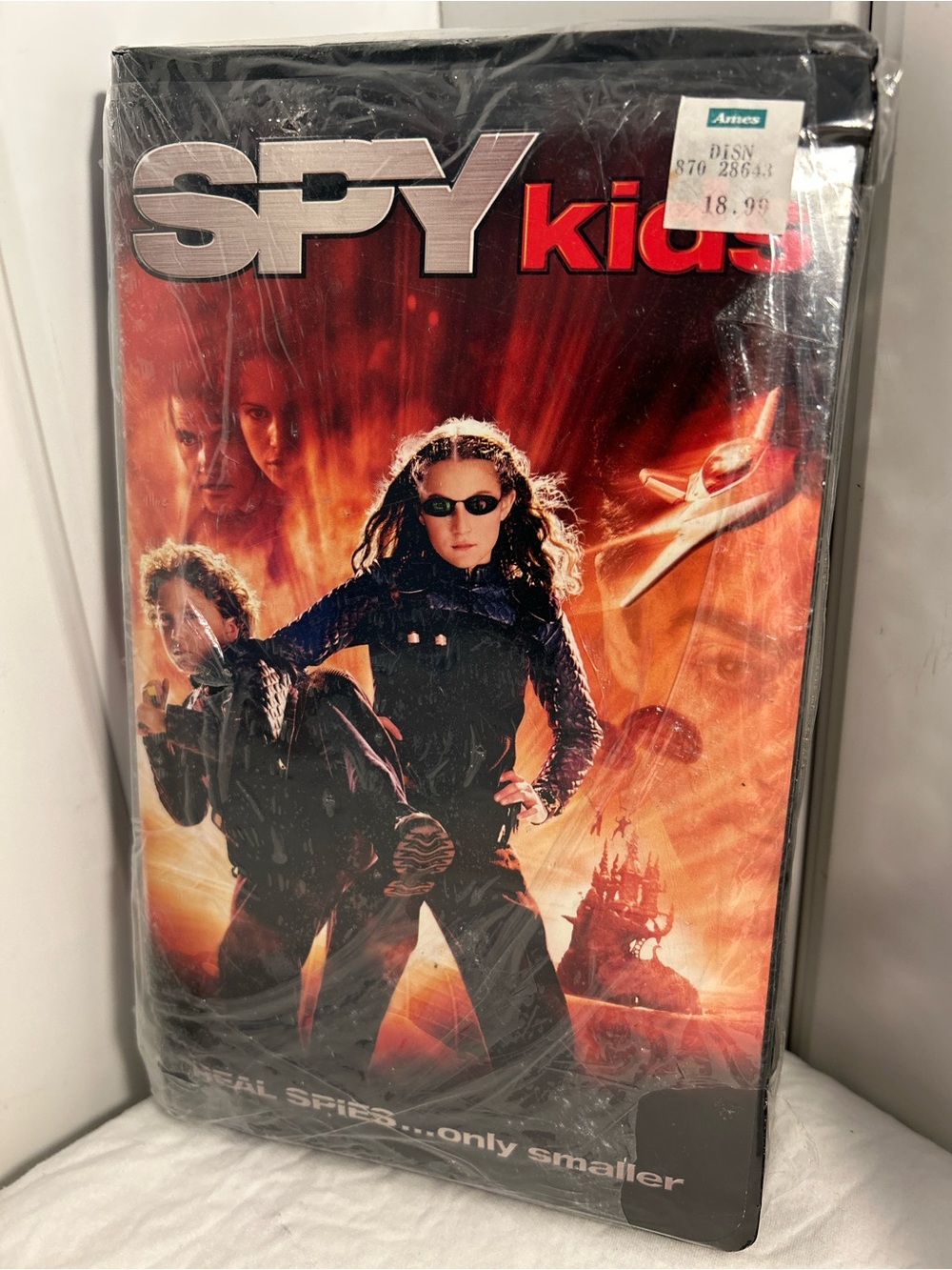 Spy Kids movie VHS movie on video new Y2K 2001 from Ames